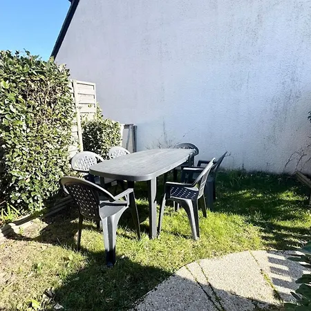 Lovely T2 - Terrasse & Jardin - 50m Des Plages Lejlighed